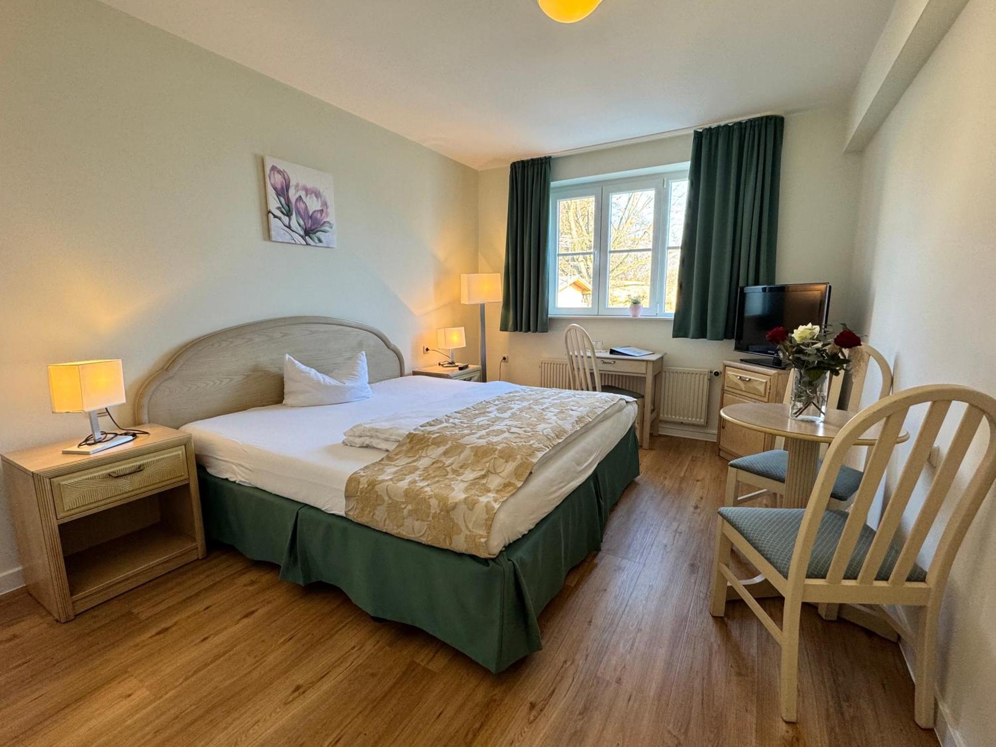 Altes Kasino Hotel Am See Neuruppin Exterior photo