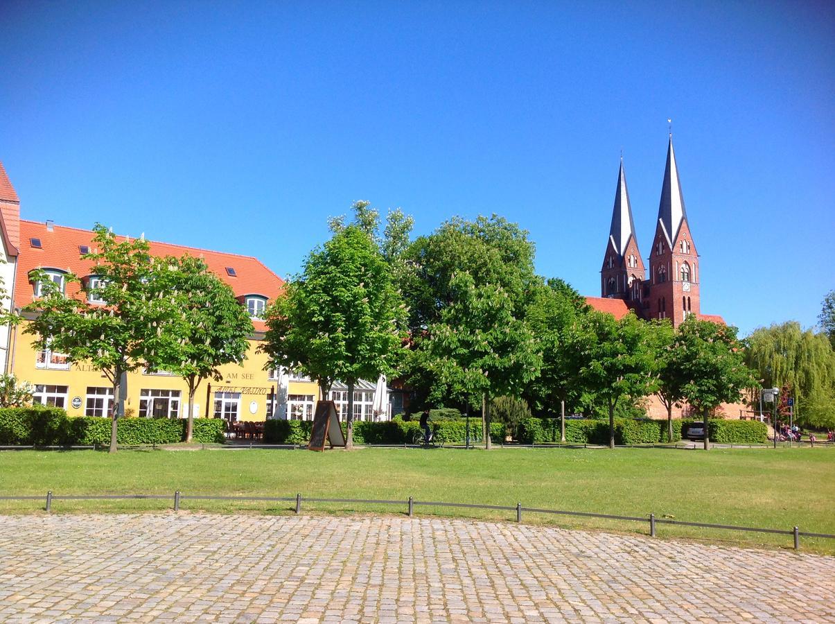 Altes Kasino Hotel Am See Neuruppin Exterior photo